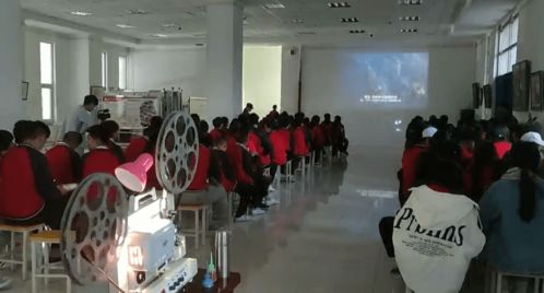 大同長城文化和紅色電影進校園活動在市文化藝術學校舉辦