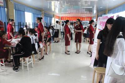 一帶一路藝術(shù)設(shè)計系第二屆技能文化藝術(shù)節(jié)圓滿落幕